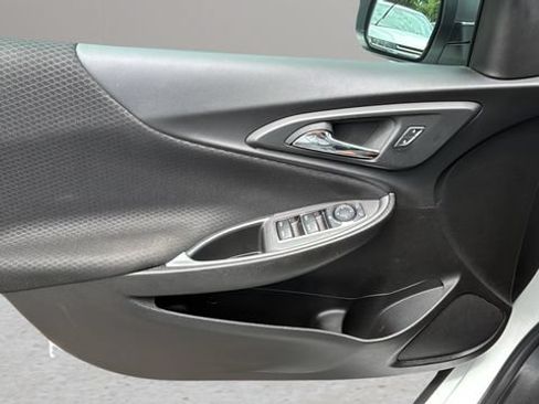 Used 2023 Chevrolet Malibu LS FWD image 17