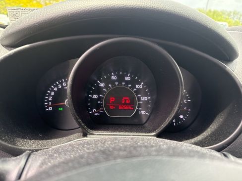 Used 2018 Kia Soul + FWD image 6
