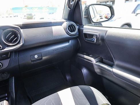 Certified 2021 Toyota Tacoma TRD Off-Road w/ Technology Package AWD/4WD image 6