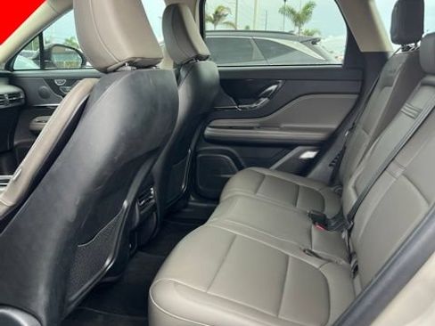 Used 2023 Lincoln Corsair FWD image 7