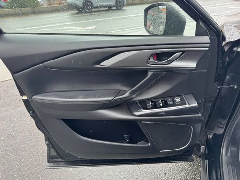 Used 2018 MAZDA CX-9 Touring w/ Touring Premium Package image 25