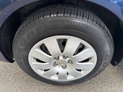 Used 2004 Toyota Corolla LE FWD image 26
