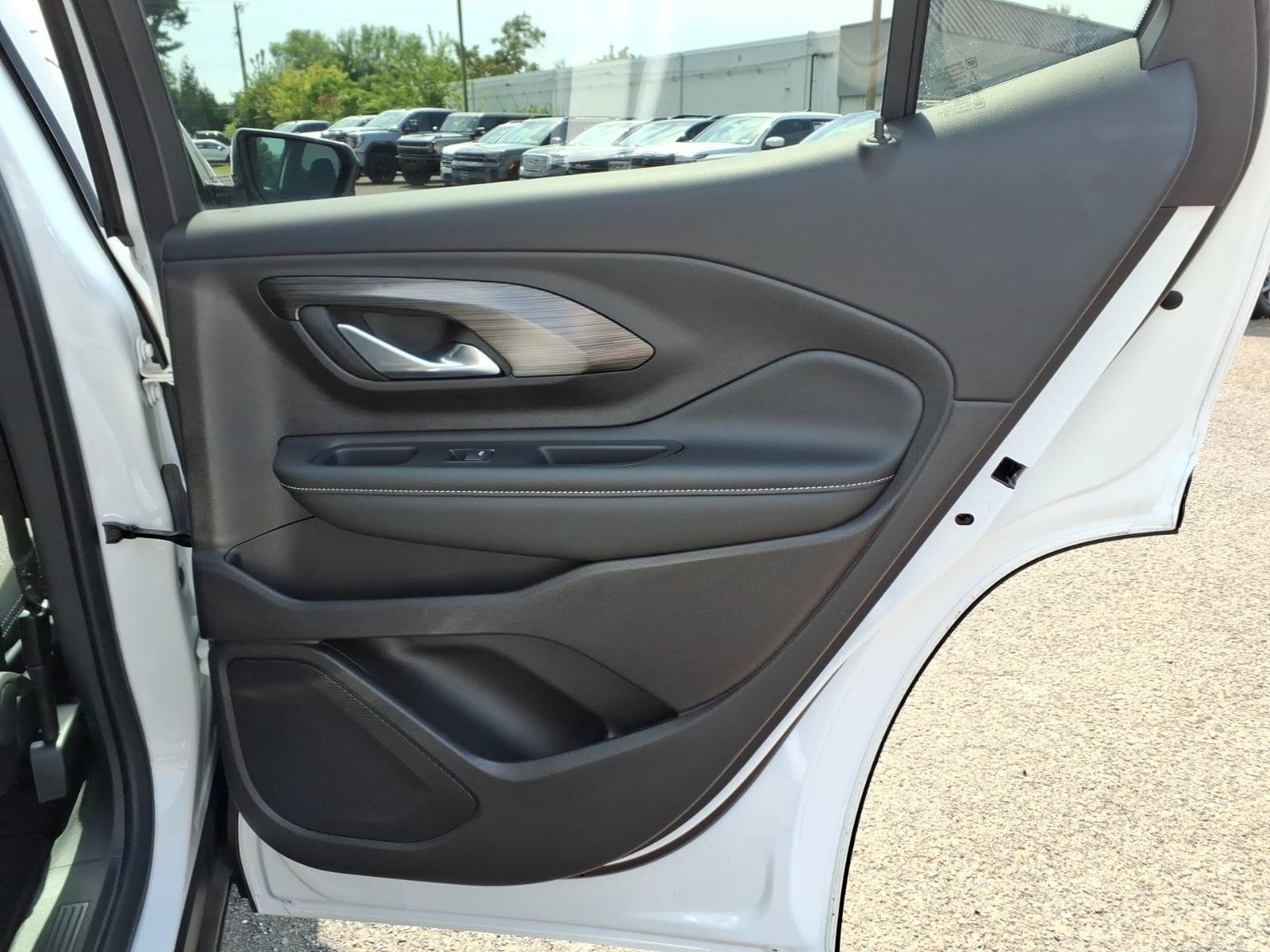 Certified 2024 GMC Terrain SLE w/ Driver Convenience Package FWD image 27