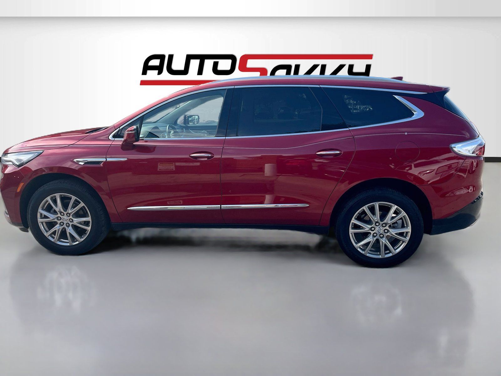 Used 2024 Buick Enclave Essence w/ Experience Buick Package FWD image 4