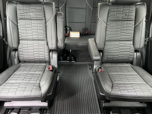 Used 2024 Cadillac Escalade V w/ LPO, ONYX Package image 15