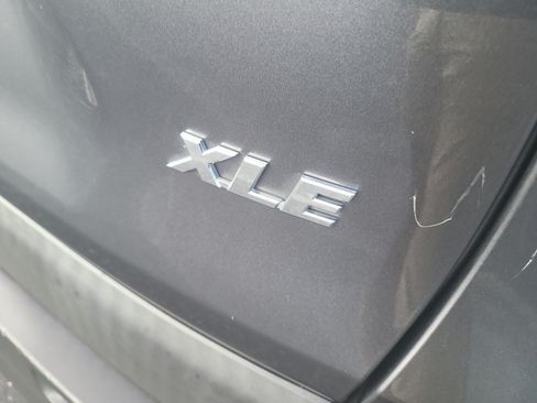 Used 2019 Toyota RAV4 XLE FWD image 10
