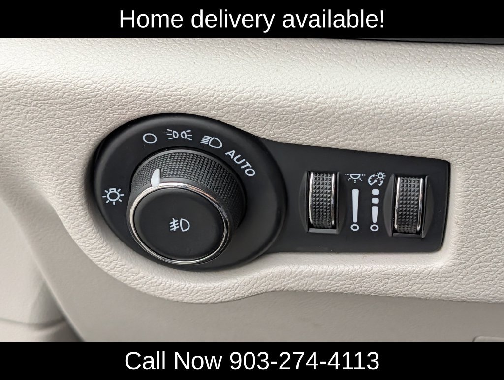 Used 2024 Chrysler Pacifica Touring-L FWD image 25
