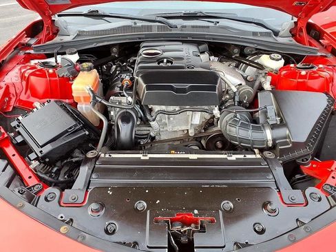 Used 2019 Chevrolet Camaro LT image 17