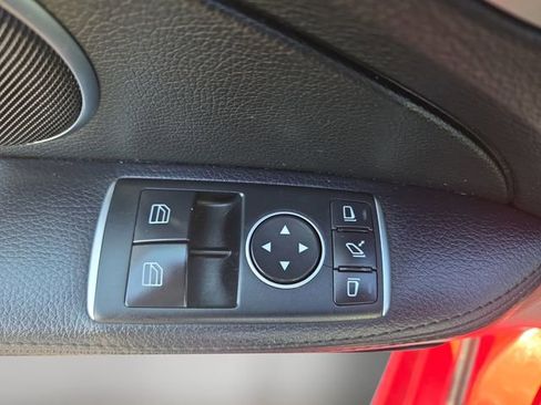 Used 2015 Mercedes-Benz SLK 250 image 15