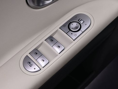 Used 2024 Hyundai Ioniq 5 SEL image 15