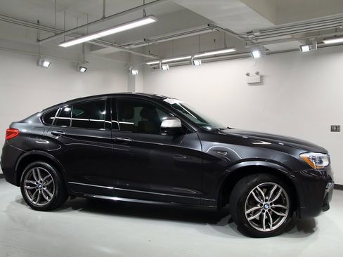 Used 2018 BMW X4 M40i image 9