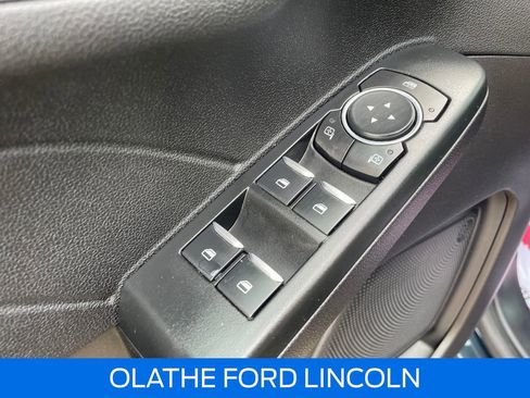 Used 2022 Ford Escape SE w/ SE Sport Appearance Package image 21