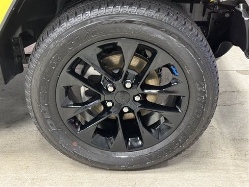 Used 2023 Jeep Wrangler Unlimited Sahara AWD/4WD image 15