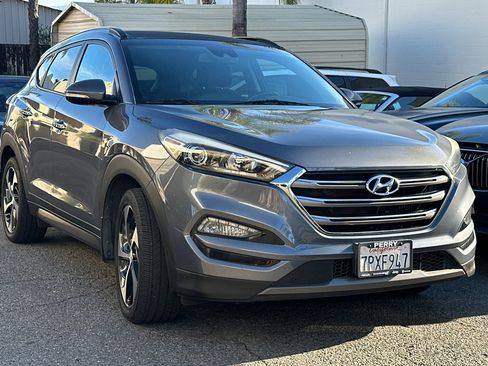 Used 2016 Hyundai Tucson Limited w/ Option Group 03 image 2