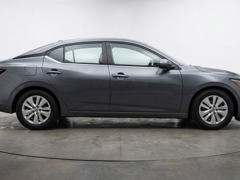 Used 2025 Nissan Sentra S image 11