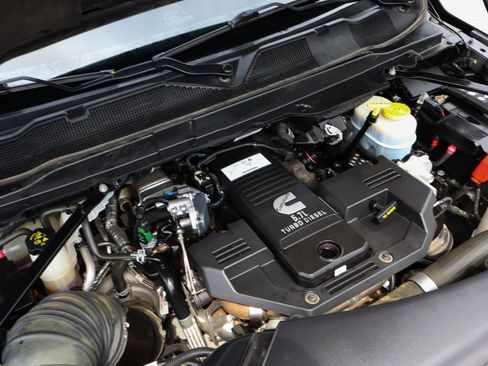 Used 2024 RAM 3500 Laramie w/ Night Edition image 13