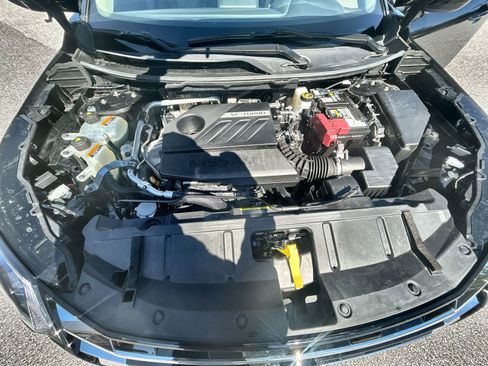Used 2024 Nissan Rogue SV image 28