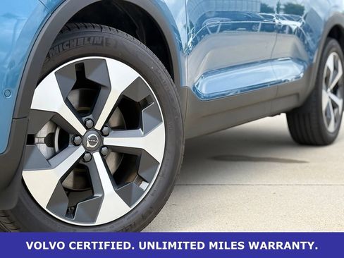 Certified 2025 Volvo XC40 B5 Plus AWD/4WD image 12