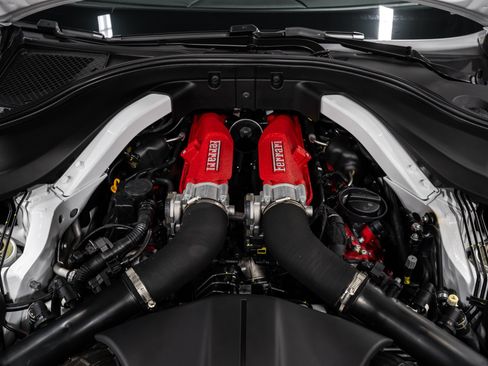 Used 2022 Ferrari Roma RWD image 59