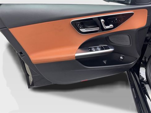 Used 2025 Mercedes-Benz C 300 Sedan image 28