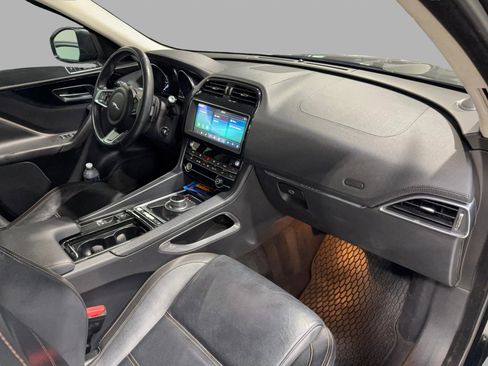 Used 2020 Jaguar F-PACE Prestige image 24