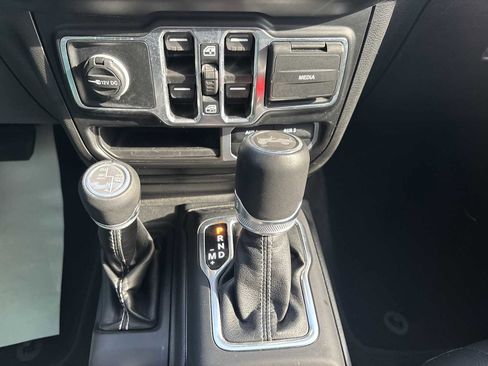 Used 2022 Jeep Wrangler Unlimited Sahara w/ Cold Weather Group image 28