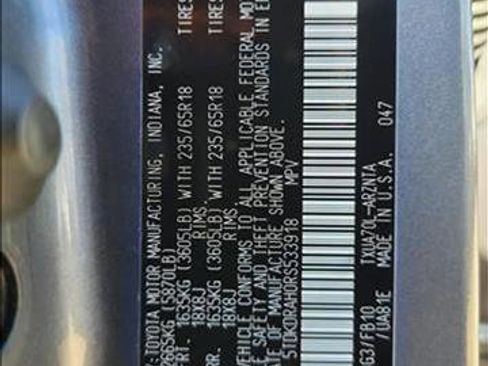 Used 2024 Toyota Highlander LE image 24