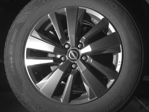 Used 2025 Nissan Pathfinder SV AWD/4WD image 15