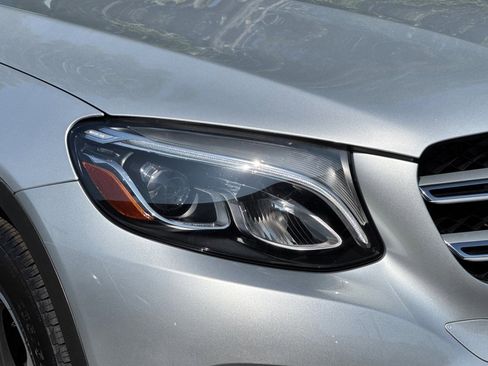Used 2019 Mercedes-Benz GLC 300 image 10