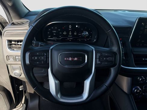 Used 2023 GMC Yukon XL SLT RWD image 10