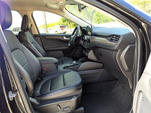 Used 2020 Ford Escape Titanium image 26