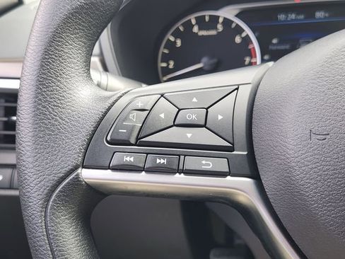 Used 2024 Nissan Altima 2.5 SV FWD image 22