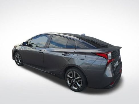 Used 2019 Toyota Prius L Eco image 2