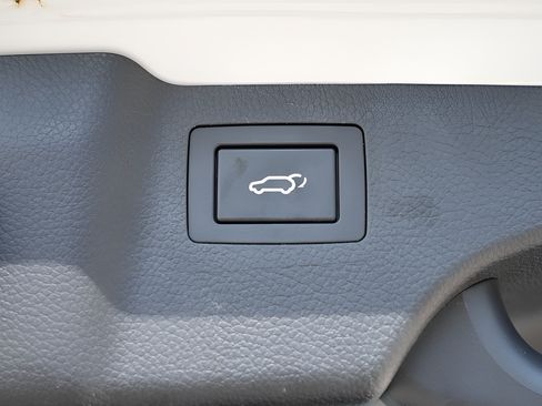 Used 2018 Hyundai Santa Fe Sport AWD/4WD image 11