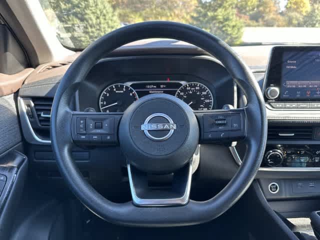 Used 2023 Nissan Rogue S AWD/4WD image 7