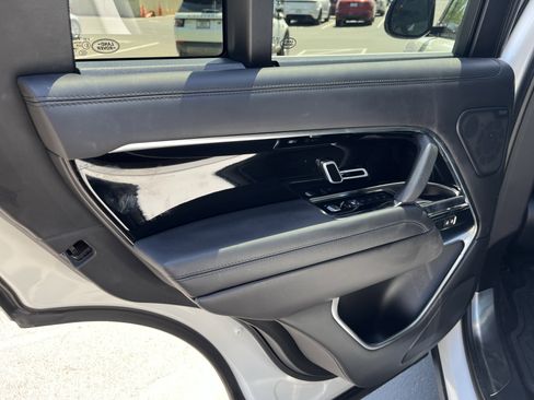 Used 2022 Land Rover Range Rover SE AWD/4WD image 31