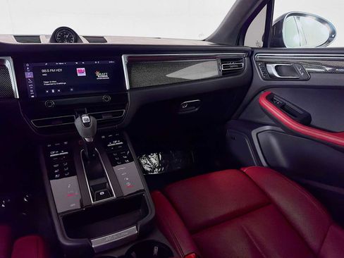 Used 2024 Porsche Macan GTS image 23