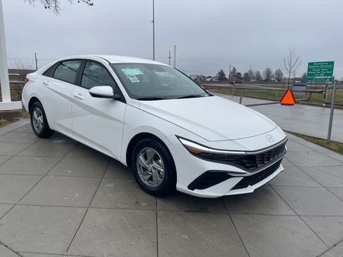 New 2026 Hyundai Elantra SE image 7