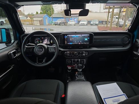 Used 2024 Jeep Wrangler Unlimited Rubicon 4xe w/ Technology Group image 20