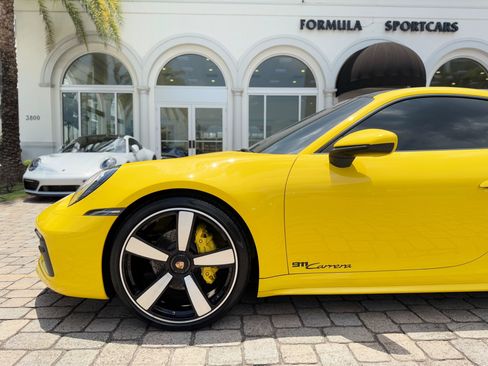 Used 2022 Porsche 911 Carrera RWD image 17