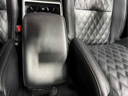 Used 2024 Mitsubishi Outlander SEL image 17