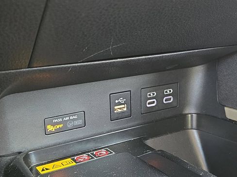 Used 2025 Toyota Camry LE FWD image 27