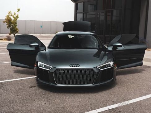 Used 2017 Audi R8 V10 AWD/4WD image 10