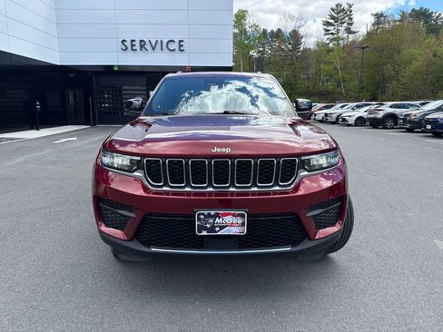 Used 2024 Jeep Grand Cherokee Laredo w/ Luxury Tech Group I AWD/4WD image 8