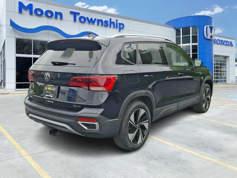 Used 2024 Volkswagen Taos SE AWD/4WD image 6