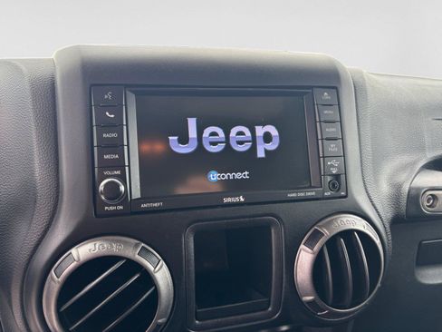 Used 2018 Jeep Wrangler Unlimited Sport AWD/4WD image 21