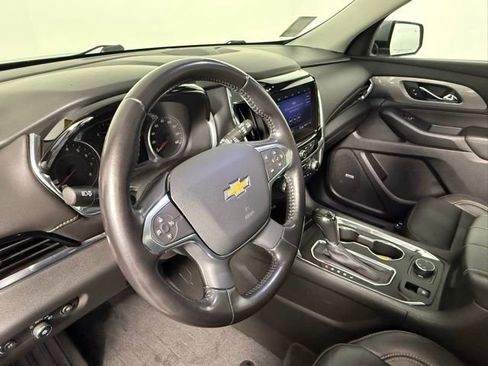 Used 2020 Chevrolet Traverse LT w/ LT Premium Package image 16