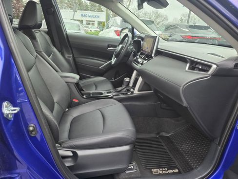 Certified 2024 Toyota Corolla Cross XLE w/ Convenience Package AWD/4WD image 11