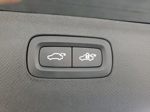 Certified 2023 Volvo XC90 B5 Plus w/ Protection Package image 12