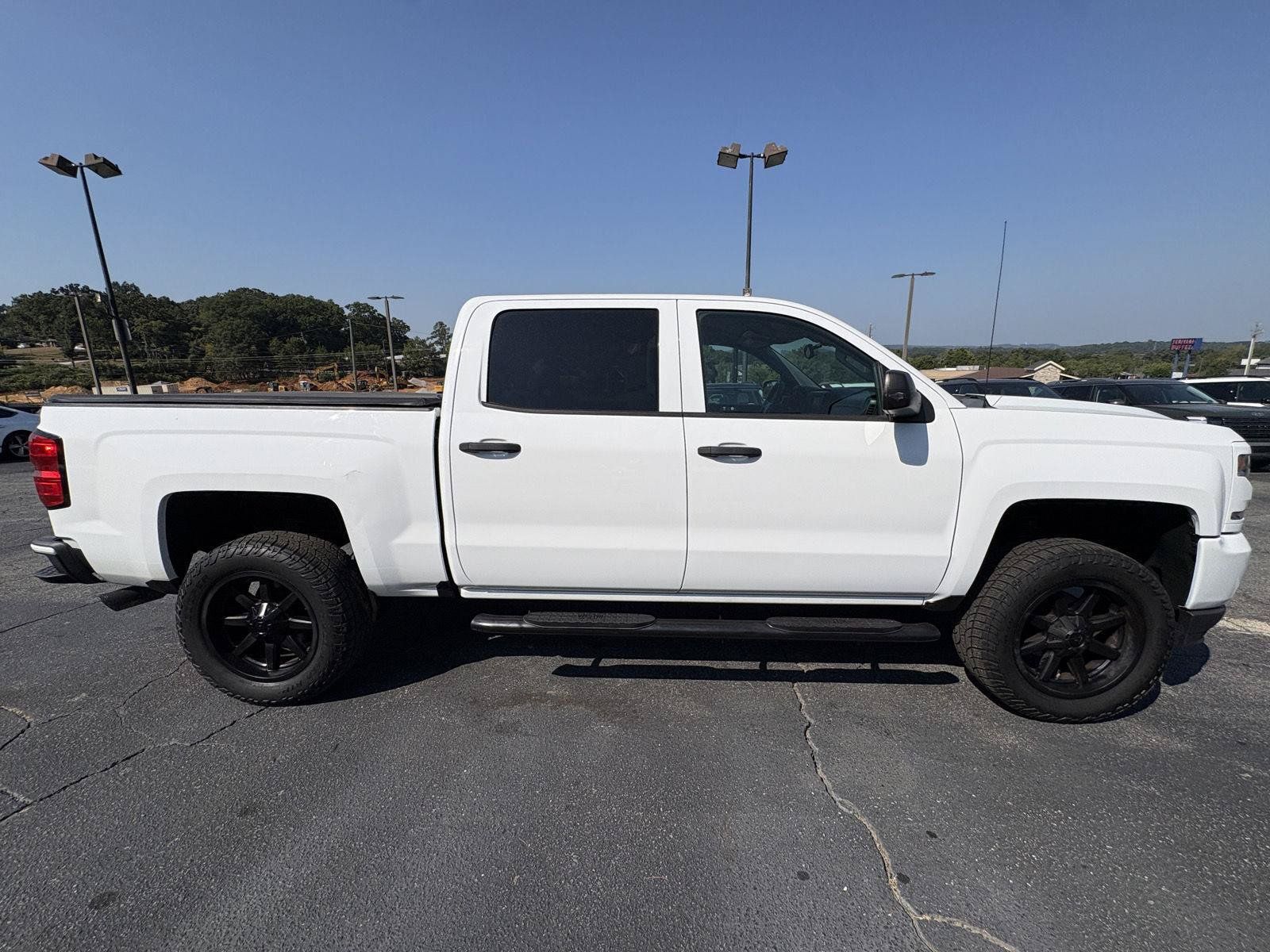 Used 2018 Chevrolet Silverado 1500 Custom w/ Custom Value Package RWD image 5